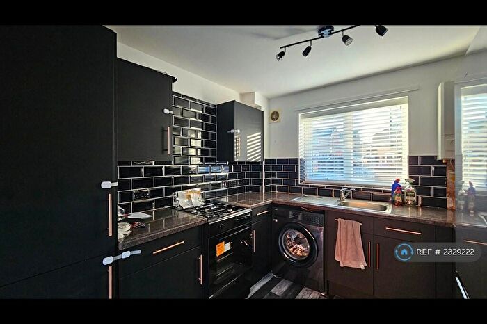 2 Bedroom Terraced House To Rent In Lopham Street, Sheffield, S3