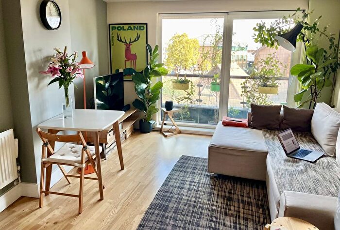 1 Bedroom Flat For Sale In Raphael House, High Road, Ilford, IG1