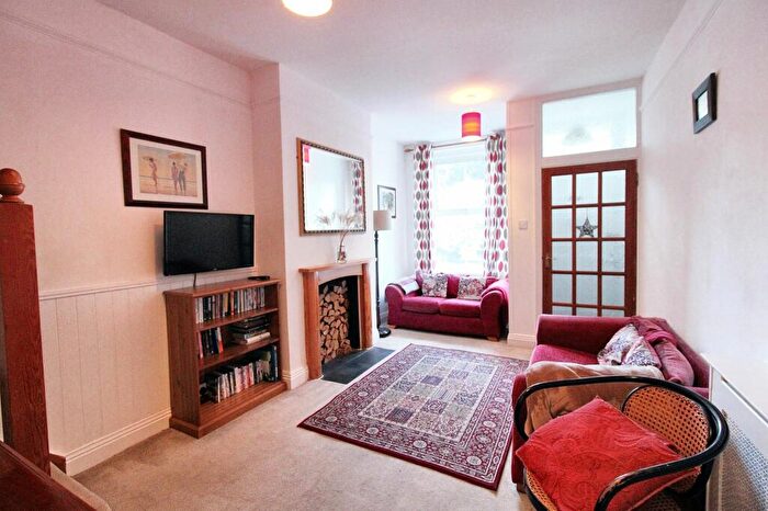 3 Bedroom Terraced House For Sale In Exeter Street, Salisbury, SP1