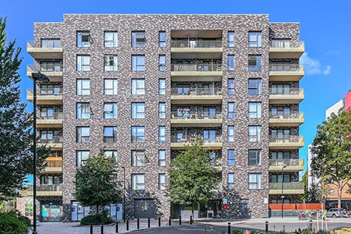 2 Bedroom Flat For Sale In Palmerston Road, Acton, London, W3