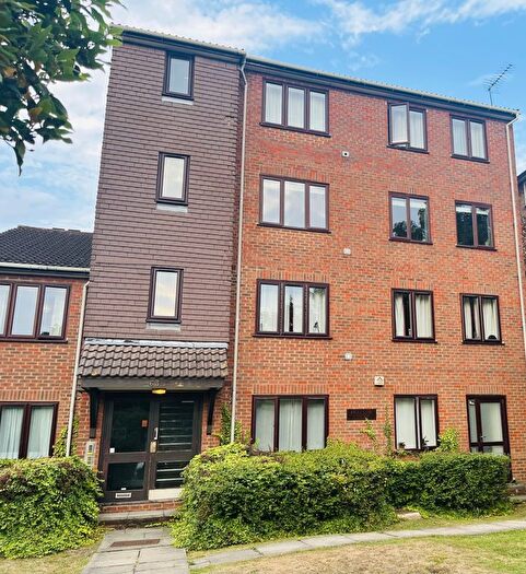 1 Bedroom Flat To Rent In Burnt Ash Hill, London, SE12