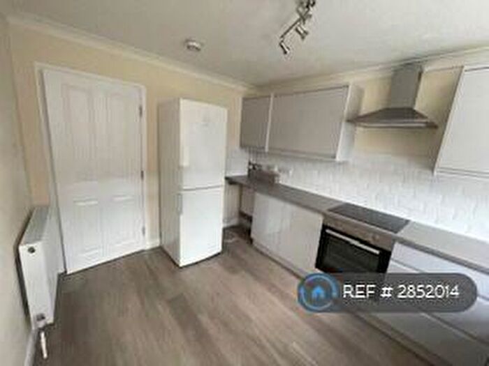2 Bedroom Flat To Rent In Bournemouth Road, Poole, BH14