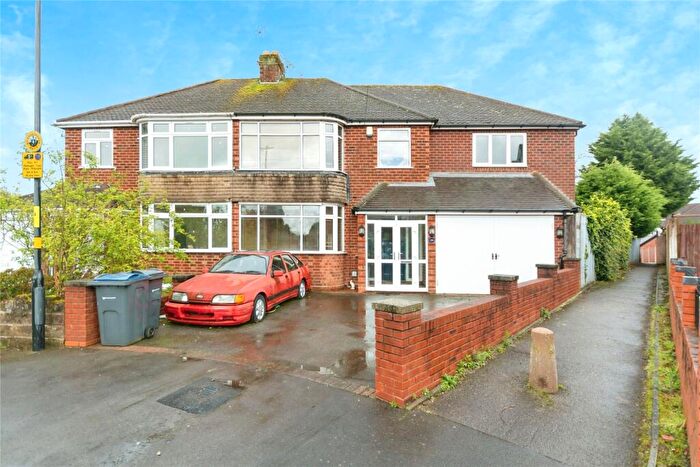 5 Bedroom House To Rent In Heythrop Grove, Moseley, B13