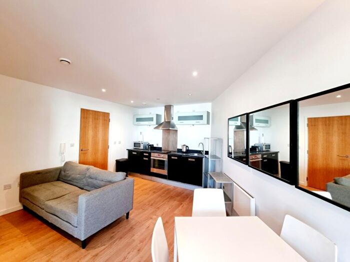 2 Bedroom Apartment To Rent In Gateway East Marsh Lane Leeds, LS9