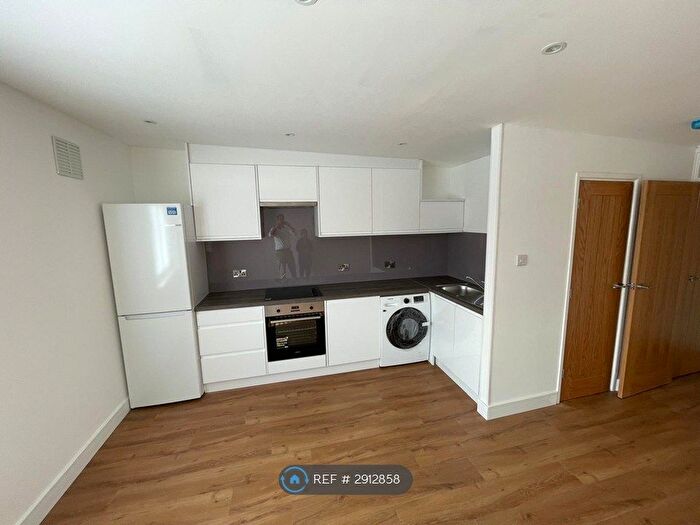 Studio To Rent In Long Meadow Road, Aylesbury, HP21