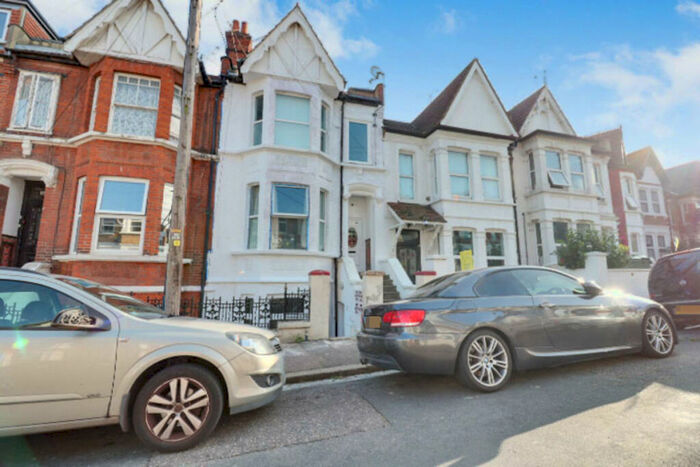 1 Bedroom Flat To Rent In Heygate Avenue, Southend-on-sea, SS1