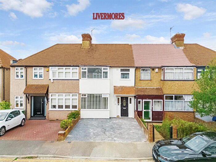 3 Bedroom Terraced House For Sale In Clive Avenue, Crayford, Dartford, Kent, DA1
