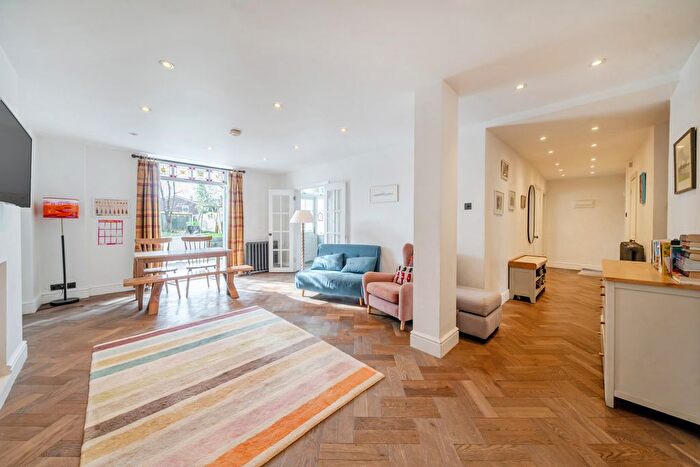 3 Bedroom Flat For Sale In Lee Terrace, London, SE3