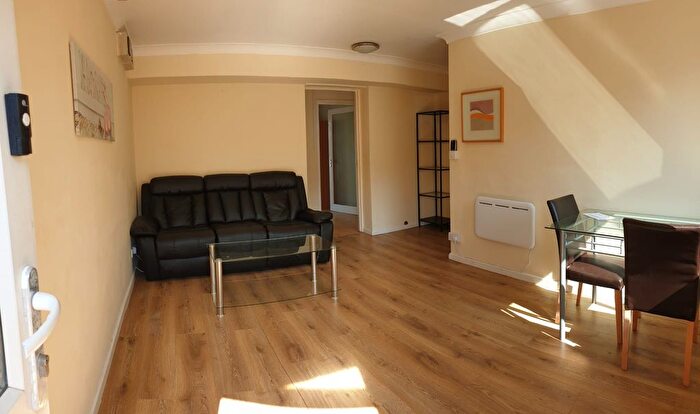 2 Bedroom Flat To Rent In Flat, Catrin House, Trawler Road, Maritime Quarter, Swansea, SA1