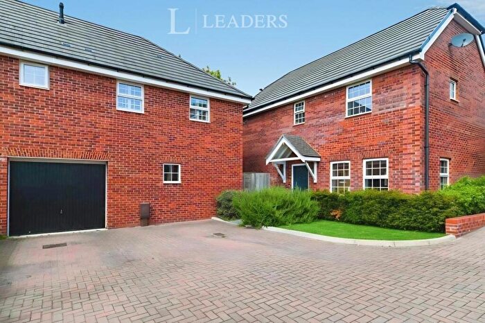 3 Bedroom Detached House For Sale In Bartons Road, Havant, Hampshire, PO9