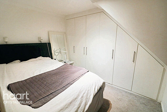 2 Bedroom Flat For Sale In Ellery Road, London, SE19