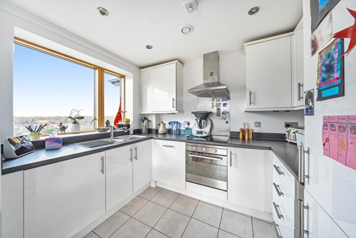 2 Bedroom Flat To Rent In Albert Road, London, NW6