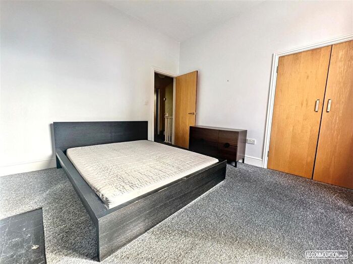 3 Bedroom Semi Detached House To Rent In Redland Road, Bristol, BS6