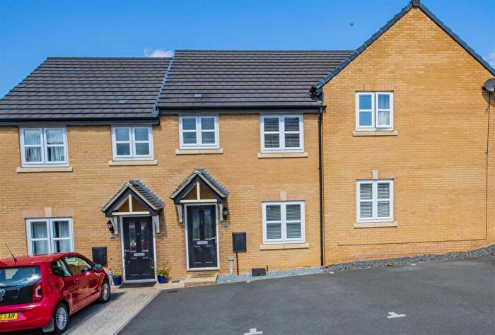 3 Bedroom Terraced House To Rent In Gardenfield, Higham Ferrers, Rushden, NN10