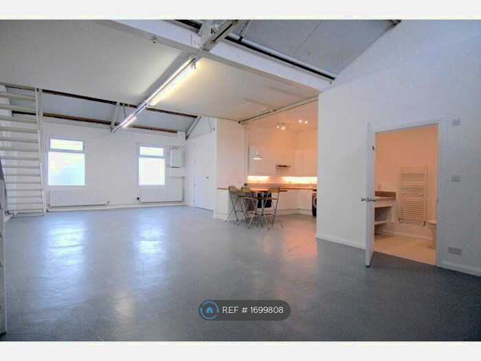 4 Bedroom Maisonette To Rent In Vale Road, London, N4