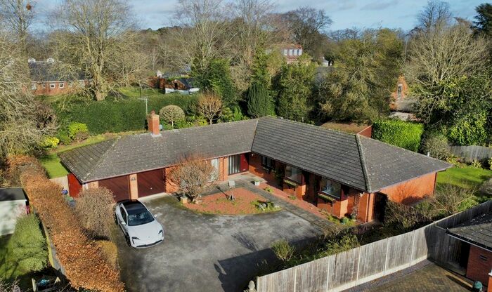 4 Bedroom Detached Bungalow For Sale In Fieldgate Lane, Old Town Kenilworth, Video & Vr, CV8