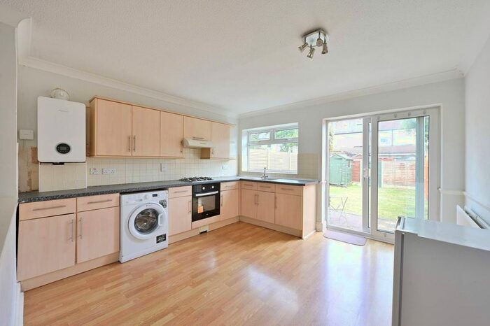 1 Bedroom Flat To Rent In Kohat Road, Merton, London, SW19