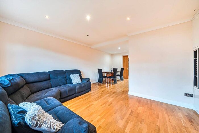 3 Bedroom Semi Detached House For Sale In Crowborough Path, Bushey, South Oxhey, WD19