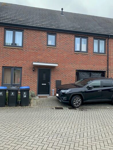 4 Bedroom Terraced House To Rent In Woking, Surrey, GU22