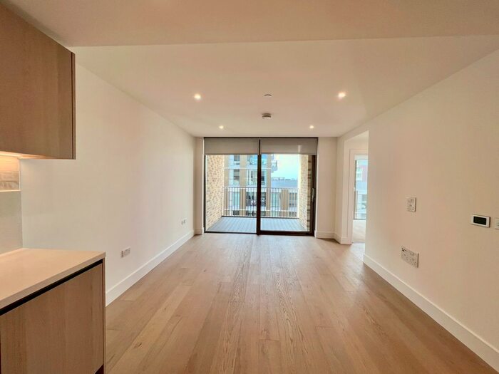 2 Bedroom Flat To Rent In Palmer Road, London, SW11