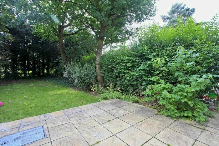 3 Bedroom Detached House To Rent In Asmuns Hill, London, NW11