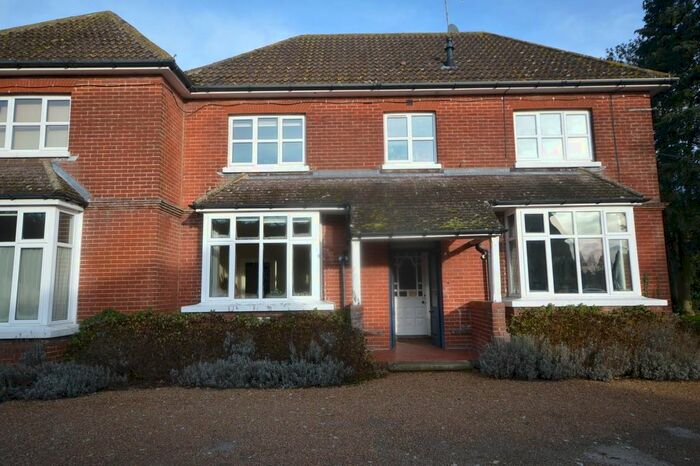 2 Bedroom Flat To Rent In Oxenturn Road, Wye, Ashford, TN25