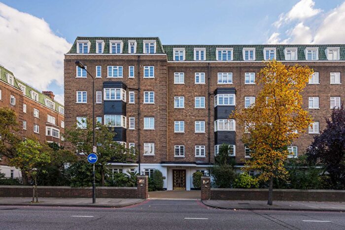 3 Bedroom Flat To Rent In Pembroke Road, London, W8