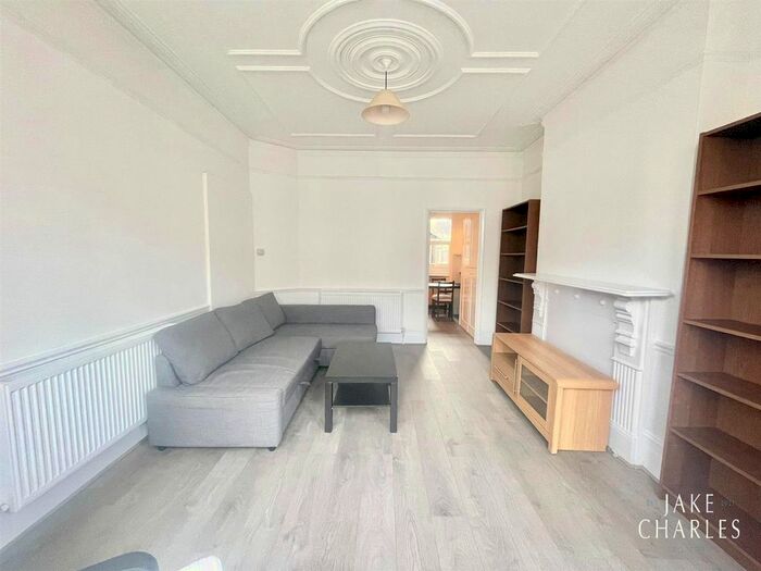 1 Bedroom Flat To Rent In Windsor Road, London, N13