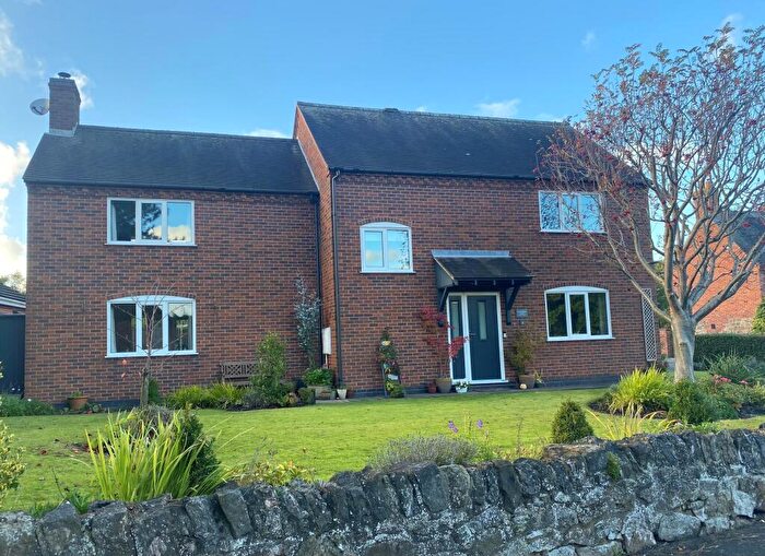 4 Bedroom Detached House For Sale In Ashby Road, Ticknall, DE73
