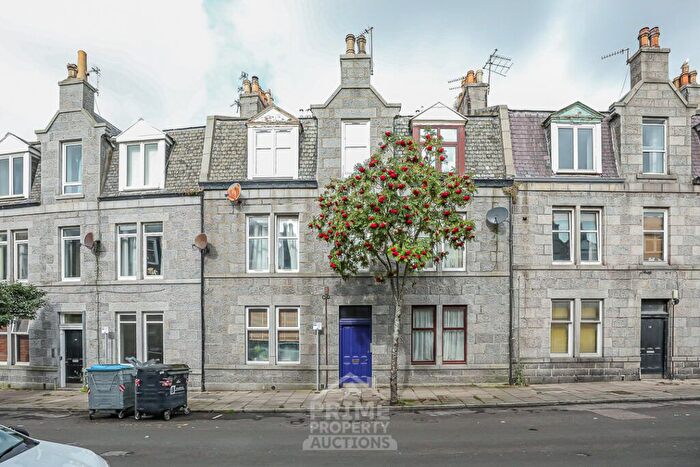 2 Bedroom Flat For Sale In Flat E, Wallfield Crescent, Aberdeen, AB25