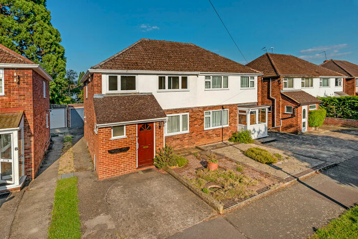 3 Bedroom Semi-Detached House For Sale In Old Windsor, SL4