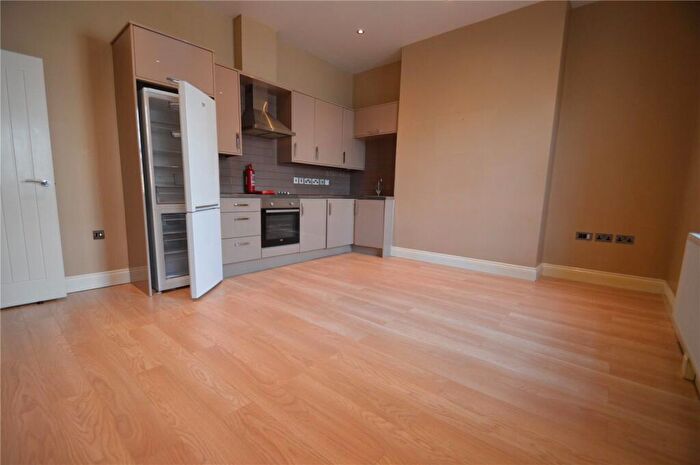 1 Bedroom Apartment To Rent In High Street, Berkshire, Slough, SL1