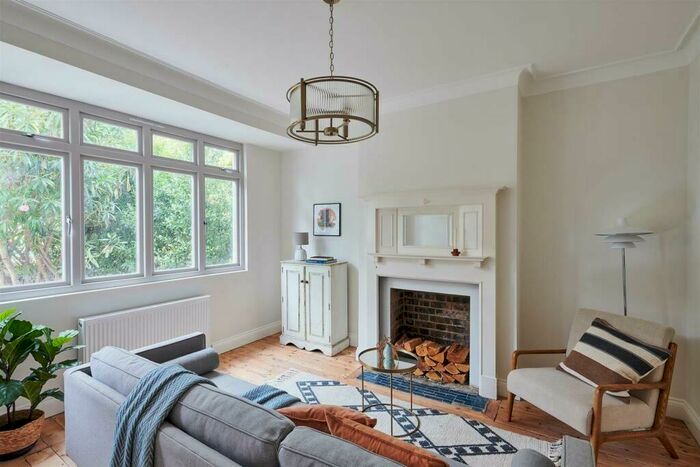 4 Bedroom Terraced House To Rent In Walpole Road, Turnpike Lane, London, N17