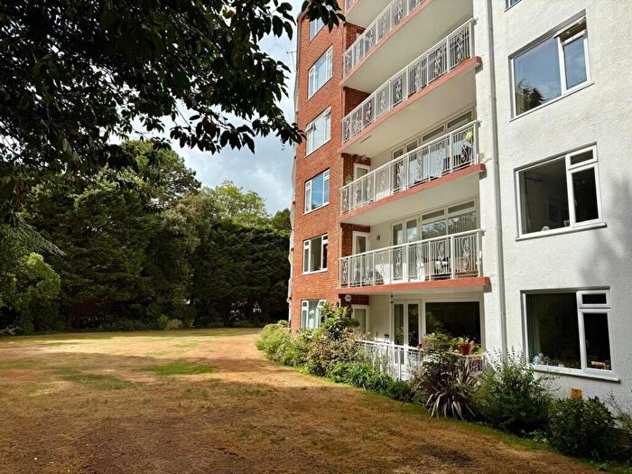 3 Bedroom Apartment To Rent In Greenacres The Avenue, Poole, BH13