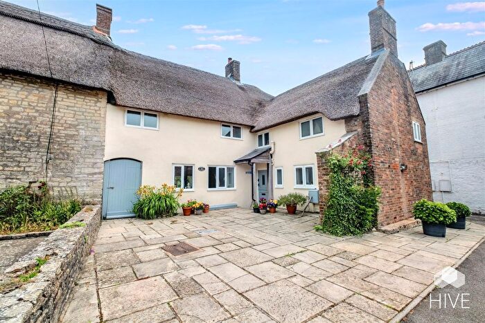 4 Bedroom Semi-detached House For Sale In Broadmayne, Dorchester, Dorset, DT2