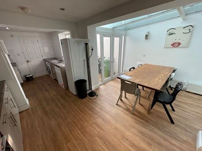 6 Bedroom Terraced House To Rent In Victoria Street, Exeter, EX4