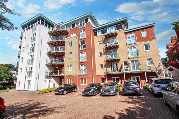 2 Bedroom Apartment For Sale In Owls Road, Bournemouth, BH5