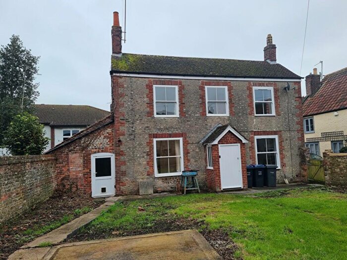 4 Bedroom Detached House To Rent In North Row, Warminster, BA12
