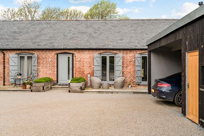 2 Bedroom Barn Conversion For Sale In Stratford Road, Charlcote, CV35