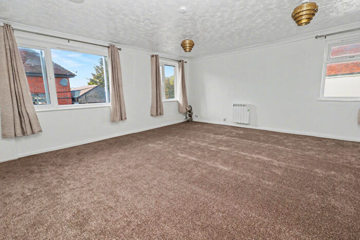 1 Bedroom Apartment To Rent In Winchester Street, Botley, SO30