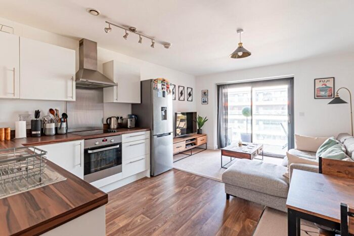 1 Bedroom Apartment For Sale In Kingman Way, Newbury, Berkshire, RG14
