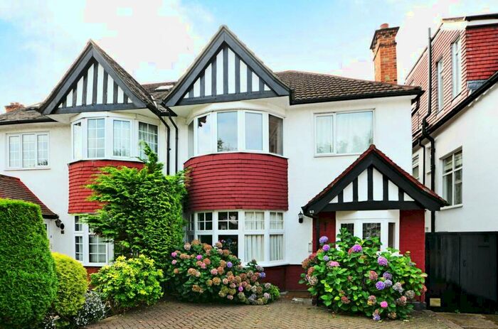 2 Bedroom Flat To Rent In Highcroft Gardens, Temple Fortune, London, NW11