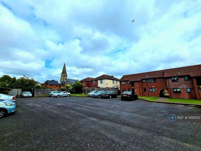 1 Bedroom Flat To Rent In Almond Court, Southampton, SO15