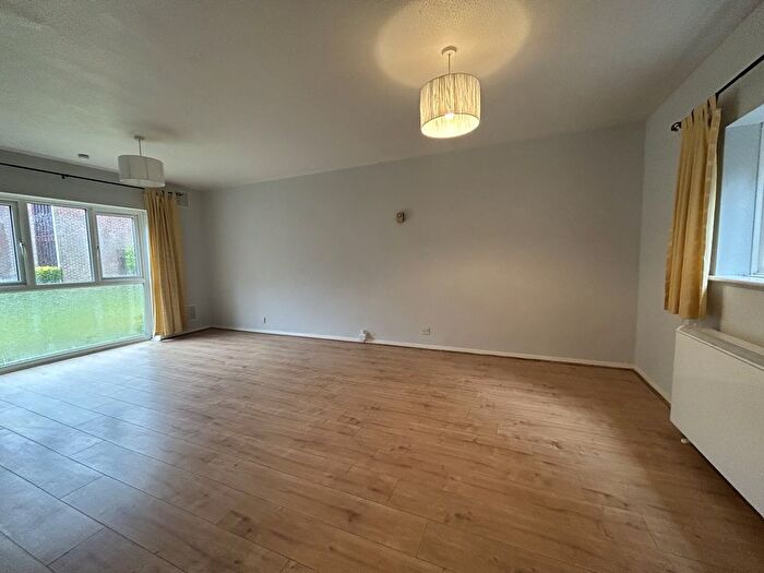 Studio To Rent In St Johns Road, Sevenoaks, Kent, TN13