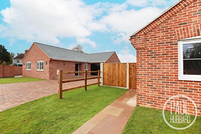 3 Bedroom Detached Bungalow For Sale In Beccles Road, Lowestoft, NR33