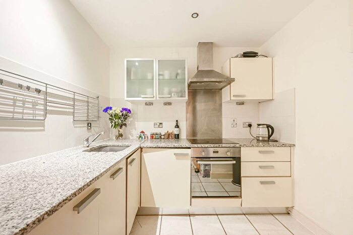 1 Bedroom Flat For Sale In New Atlas Wharf, Docklands, London, E14