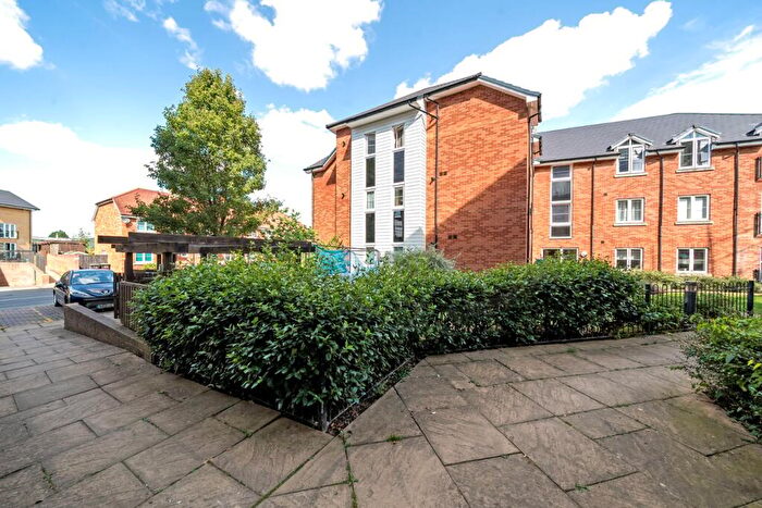 1 Bedroom Apartment For Sale In River View, Shefford, SG17