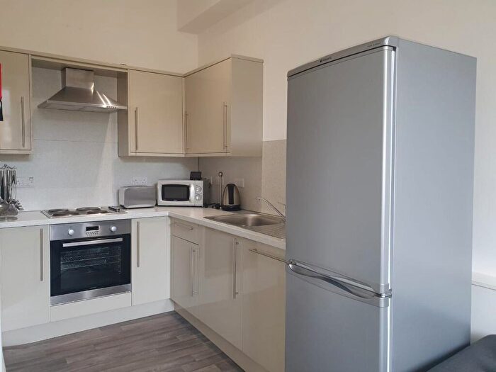 4 Bedroom Flat To Rent In Valleyfield Street, Edinburgh, Tollcross, EH3