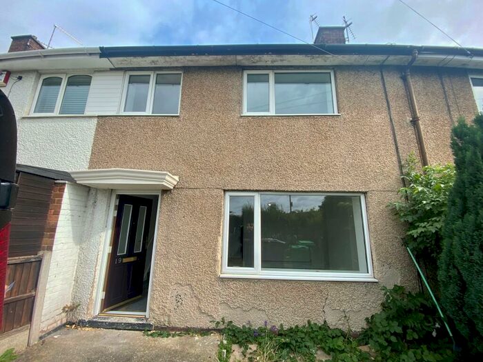 3 Bedroom House To Rent In Listowel Crescent, Clifton, NG11