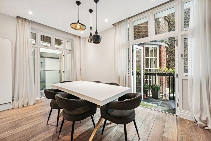 3 Bedroom Flat To Rent In Dunraven Street, Mayfair, W1K